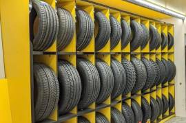 BMW , Автозапчасти, Колеса и шины, Шины