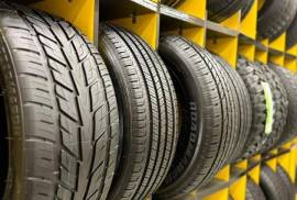 BMW , Автозапчасти, Колеса и шины, Шины