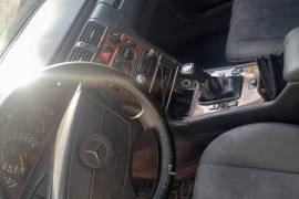Mercedes-Benz, 210