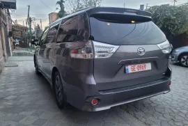 Toyota, Sienna