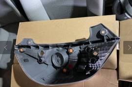 Автозапчасти, Фары и лампочки, задние фары, TOYOTA 