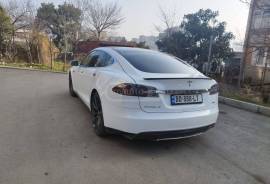 Tesla, Model S