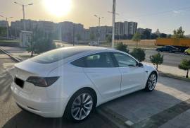 Tesla, Model 3