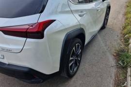 Lexus, UX series, UX 200