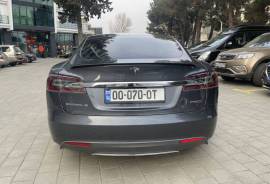 Tesla, Model S