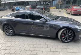 Tesla, Model S
