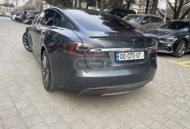 Tesla, Model S