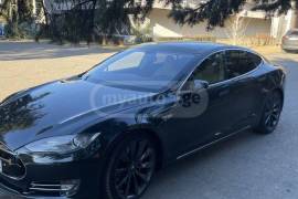 Tesla, Model S