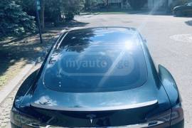 Tesla, Model S