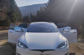Tesla, Model S