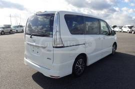 Nissan, Serena