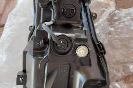 Автозапчасти, Фары и лампочки, Фары, TOYOTA 