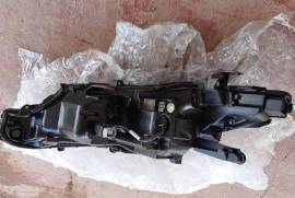 Автозапчасти, Фары и лампочки, Фары, TOYOTA 