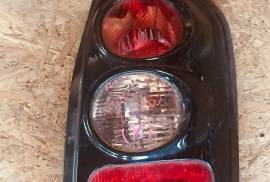 ავტონაწილები, ფარები და ნათურები, უკანა ფარები