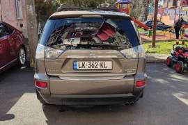 Mitsubishi, Outlander