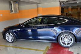 Tesla, Model S