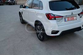 Mitsubishi, Outlander