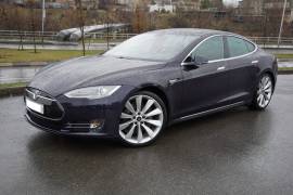 Tesla, Model S