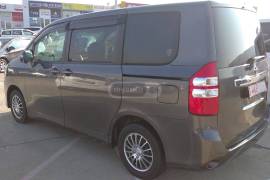 Toyota, Noah