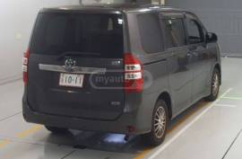 Toyota, Noah