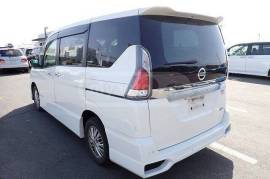Nissan, Serena