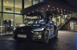 Tesla, Model X