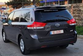 Toyota, Sienna