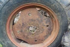 სპეც.ტექნიკის ნაწილები, დისკები და საბურავები