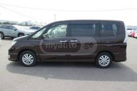 Nissan, Serena