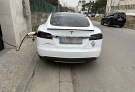 Tesla, Model S