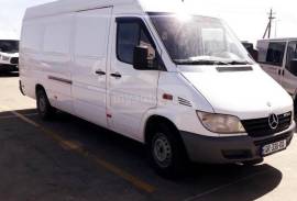 ქირავდება სატვირთოები მძღოლის გარეშე ან მძღოლით