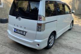 Toyota, Voxy