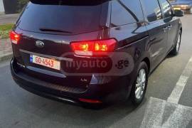 Kia, Carnival