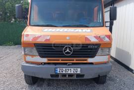 Mercedes-Benz , Vario