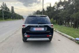 Mitsubishi, Outlander