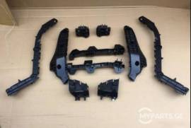 ავტონაწილები, ძარის ნაწილები, სამაგრები (სალასკები), TOYOTA 