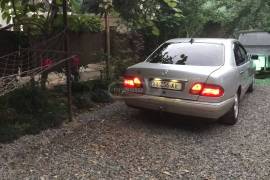 Mercedes-Benz, E CLASS, E 220