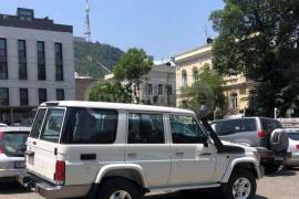 Toyota, Land Cruiser