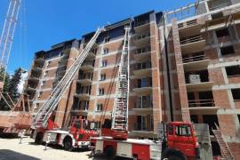 ამწე კალათის გაქირავება