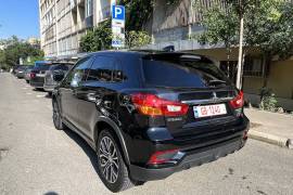 Mitsubishi, Outlander