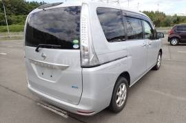 Nissan, Serena