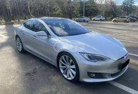 Tesla, Model S