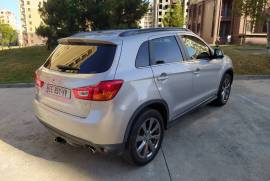 Mitsubishi, Outlander