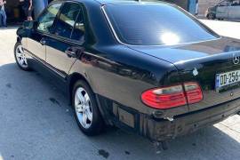 Mercedes-Benz, E CLASS