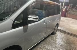 Nissan, Serena