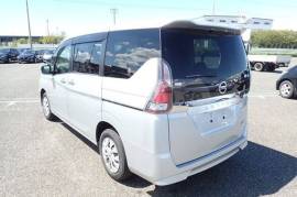 Nissan, Serena