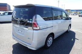 Nissan, Serena