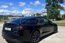 Tesla, Model S
