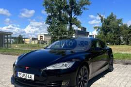 Tesla, Model S