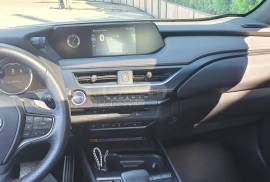 Lexus, UX series, UX250h